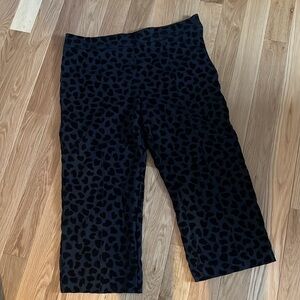 Ann Taylor Wide Leg Capris Length pants with velvet hearts Size 16